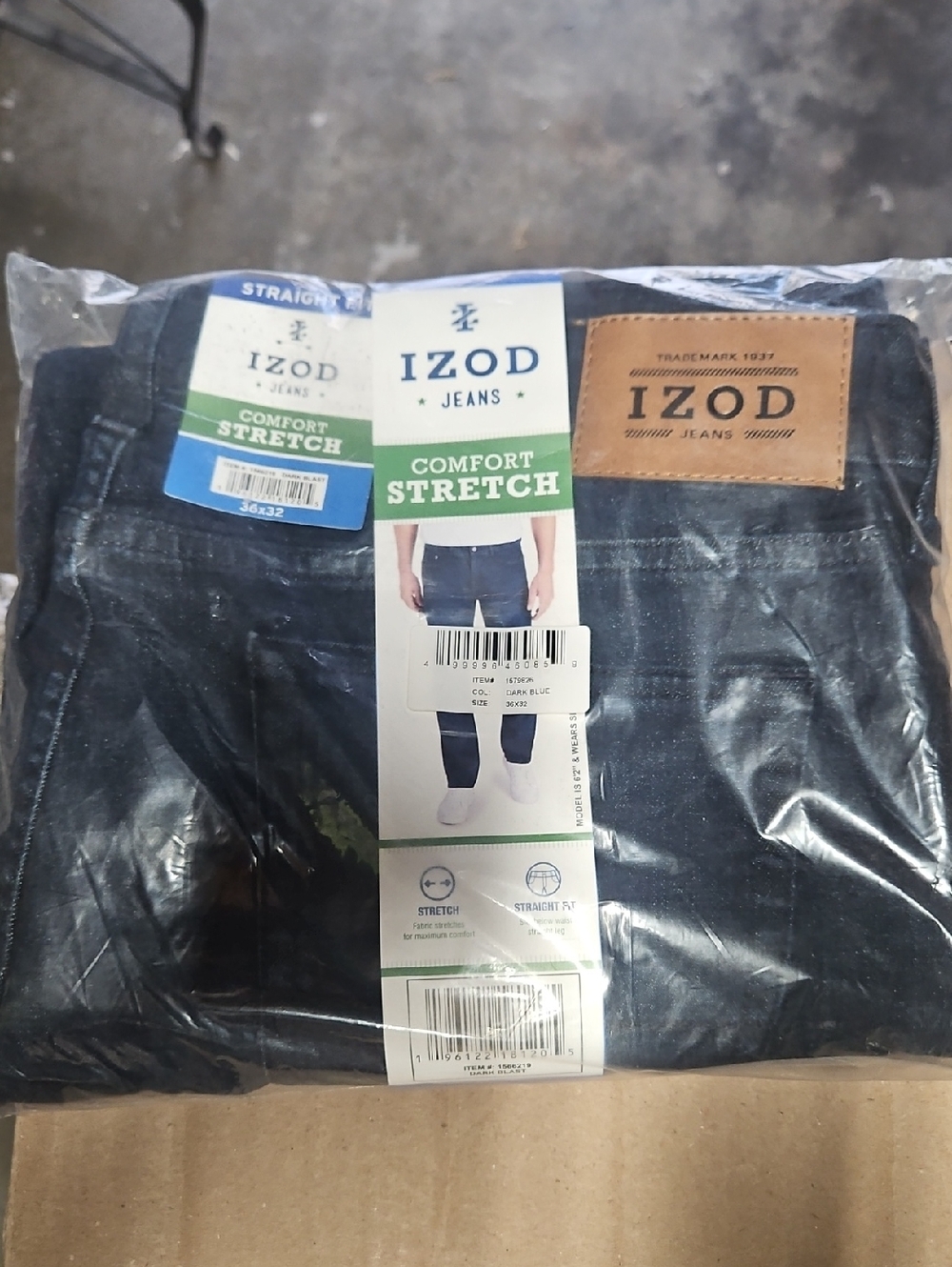 Izod Men's Straight-Leg Comfort Stretch Jeans - Dark Indigo